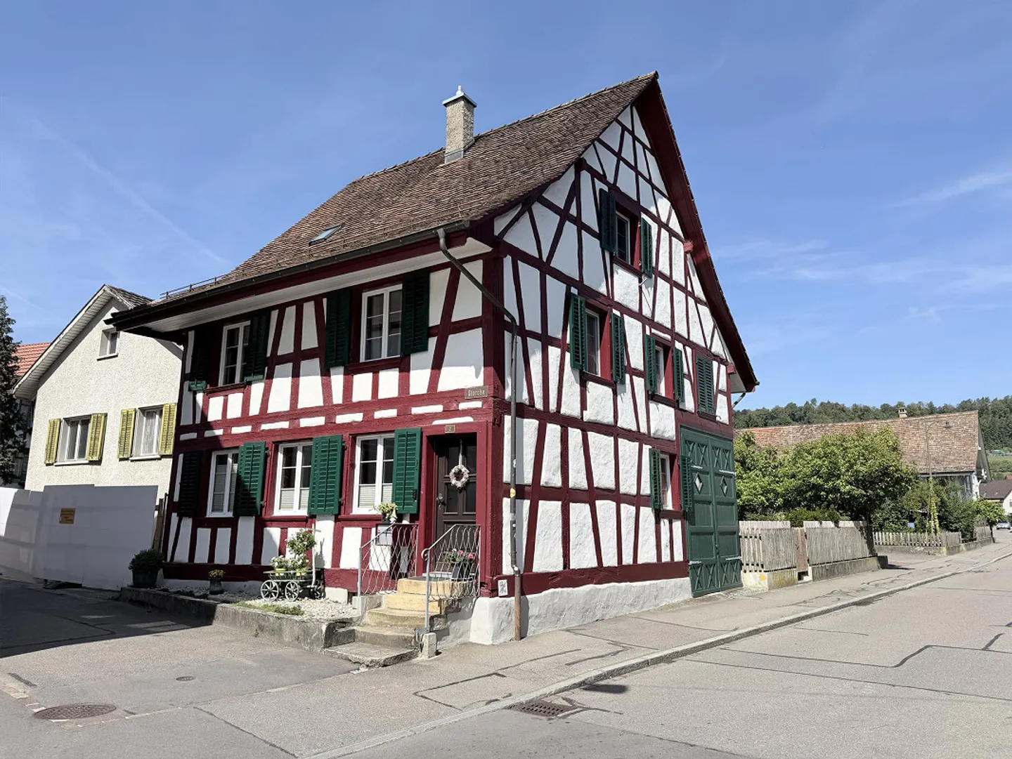 Charmante ferme dans le centre du village de Rafz - Photo 1 sur 10
