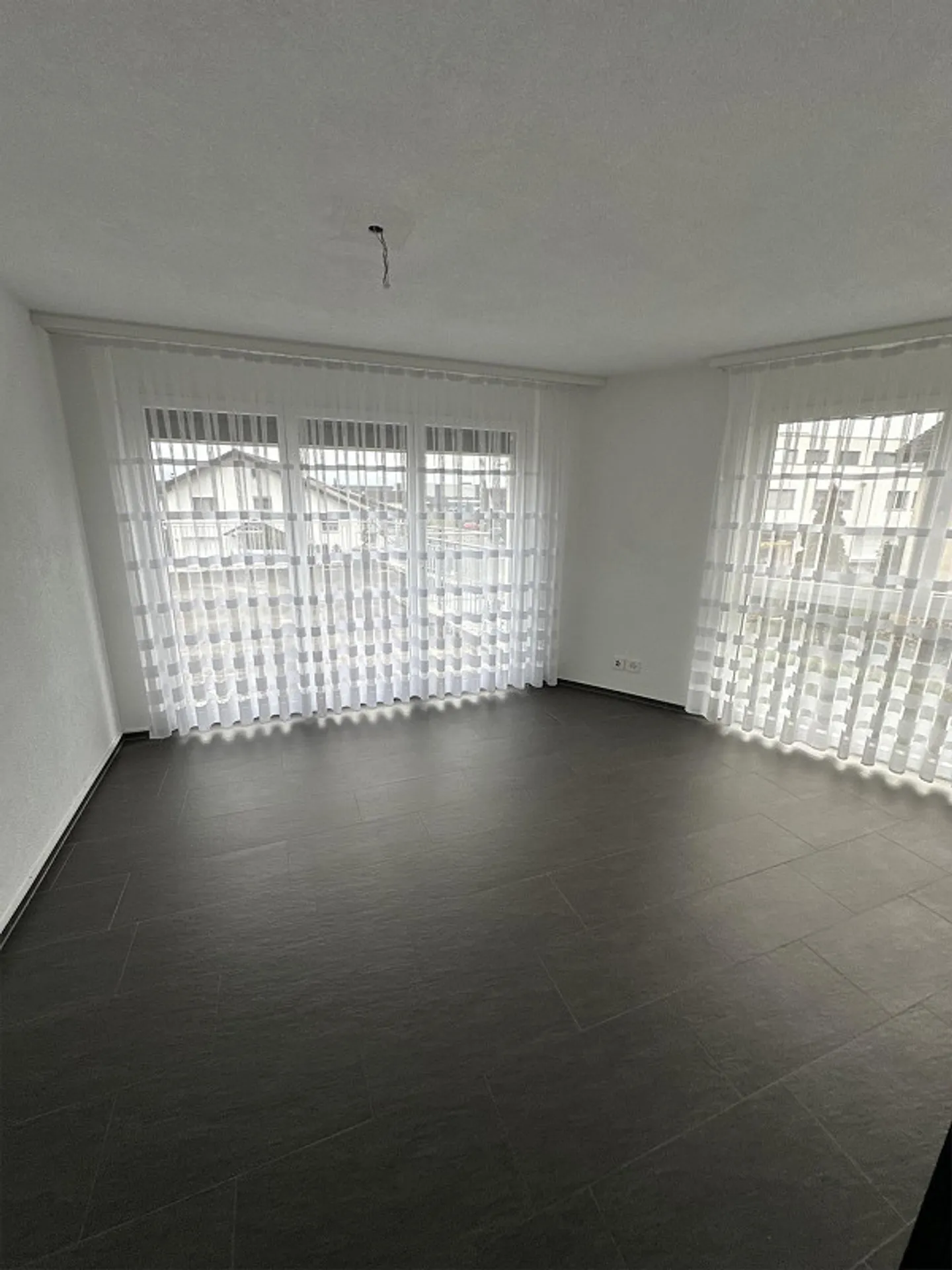 Spacious 5.5-room single-family house with garden & large terrace - Photo 21 of 24