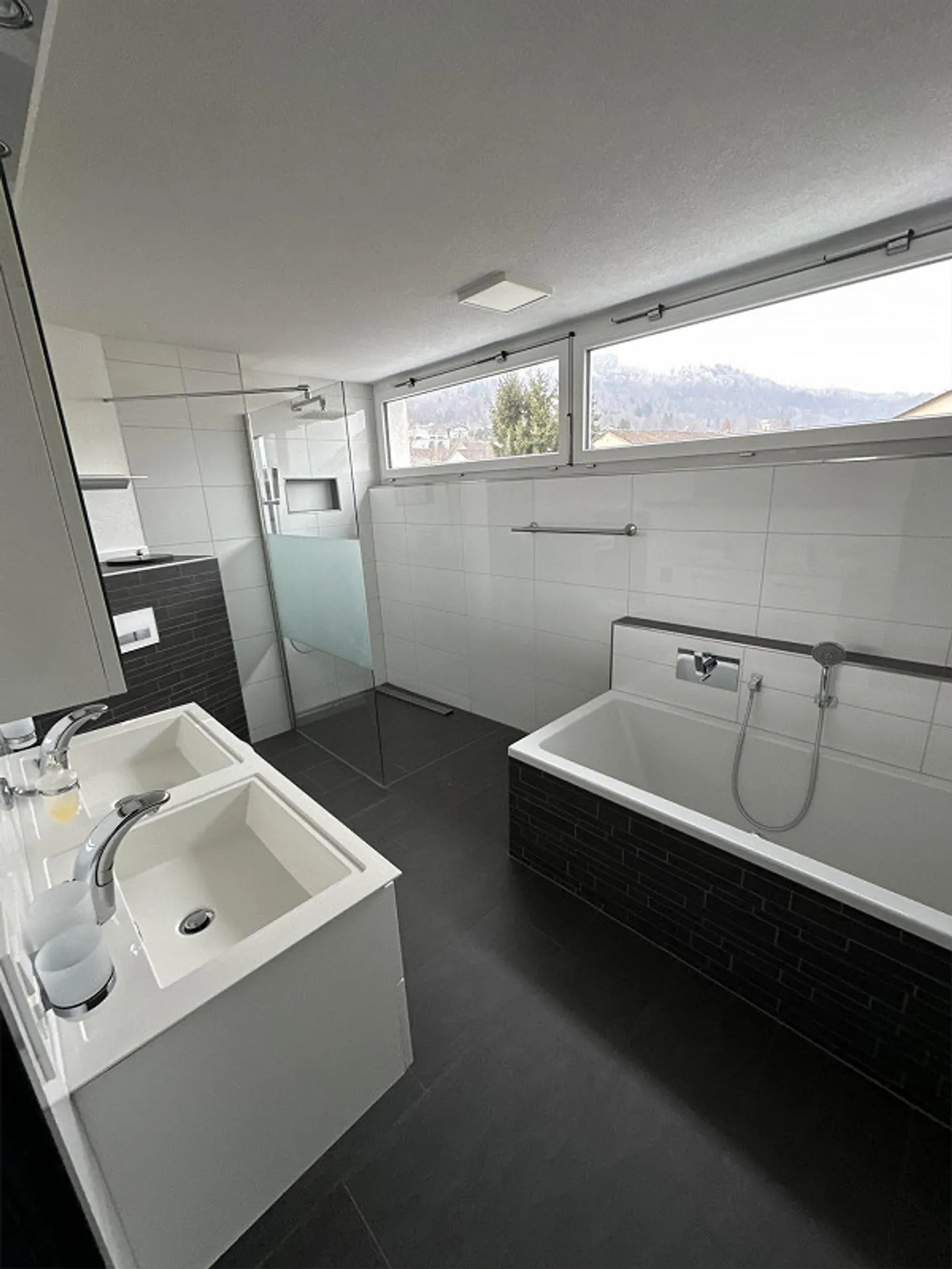 Spacious 5.5-room single-family house with garden & large terrace - Photo 22 of 24