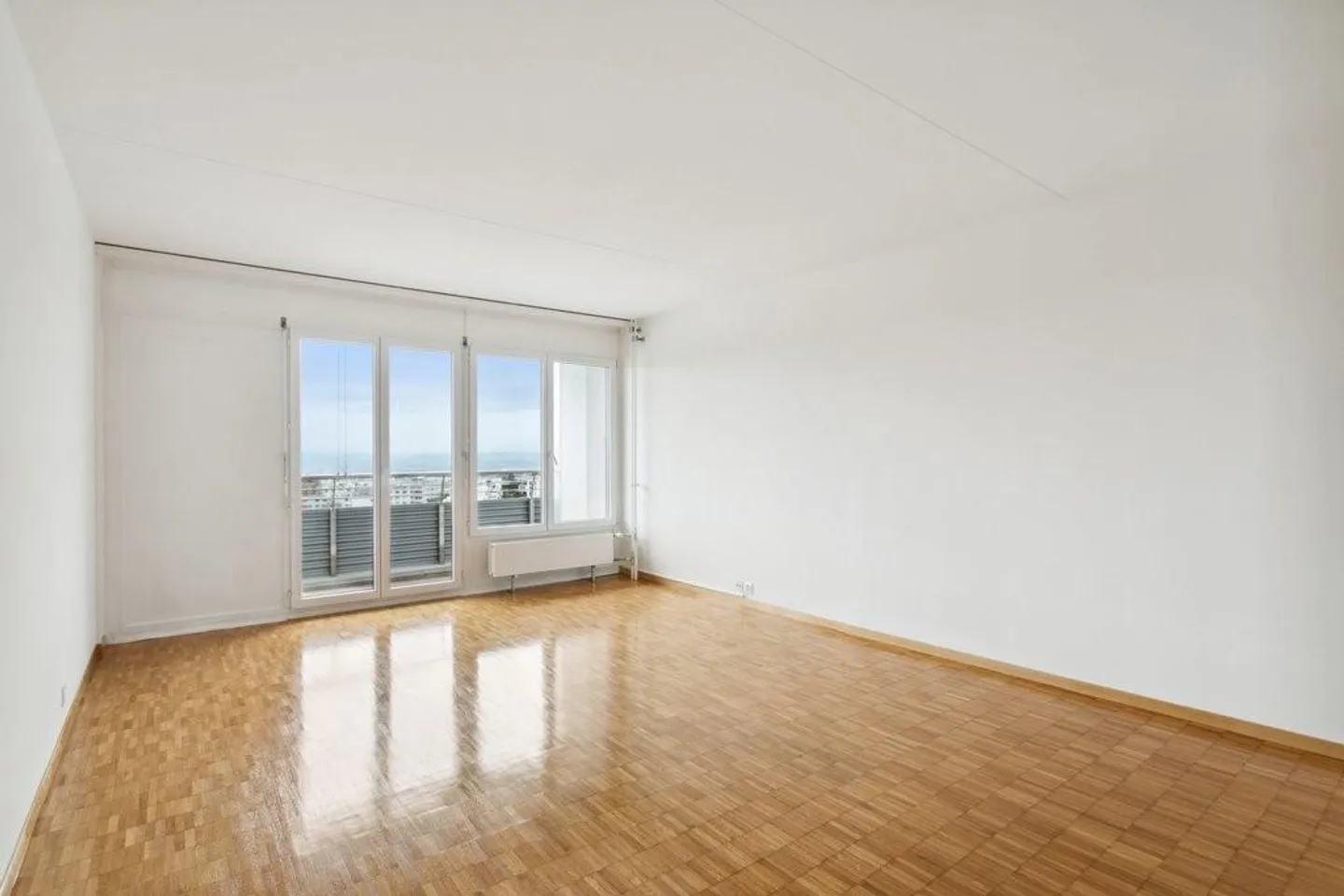 Are you looking for an apartment close to all amenities? - Photo 3 of 9