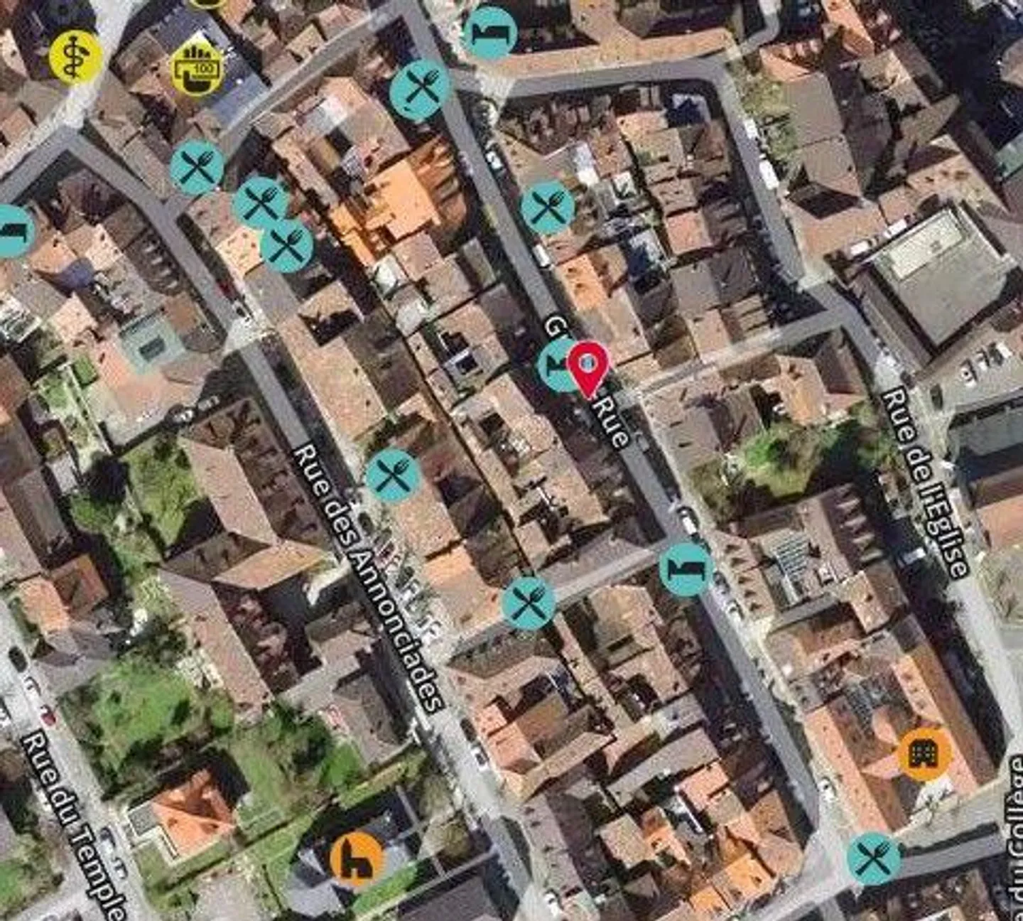 Edificio residenziale con spazio commerciale - Foto 4 di 13