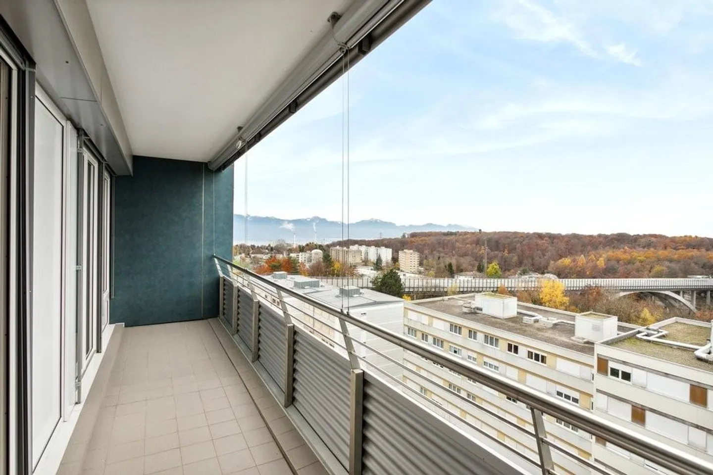 Are you looking for an apartment close to all amenities? - Photo 5 of 9