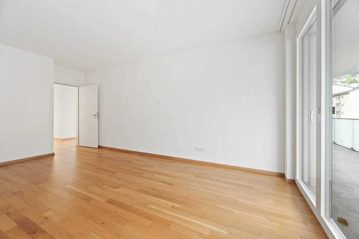 Appartement familial ensoleillé dans le vert - Photo 2 sur 12