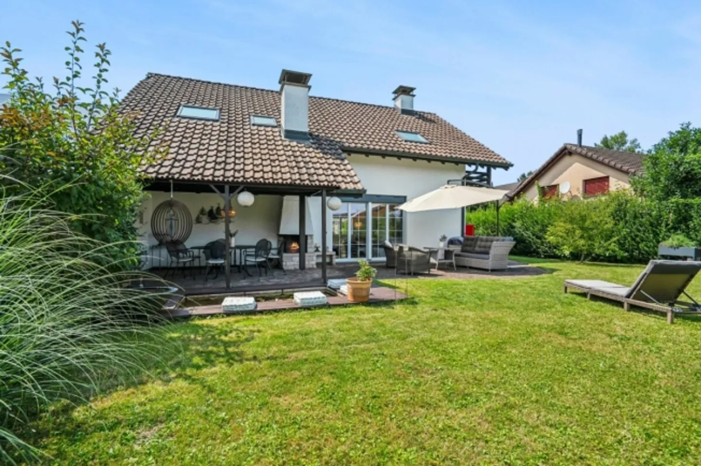 «EINFAMILIENHAUS AN ZENTRALER LAGE IN BUONAS» - Foto 6 von 7