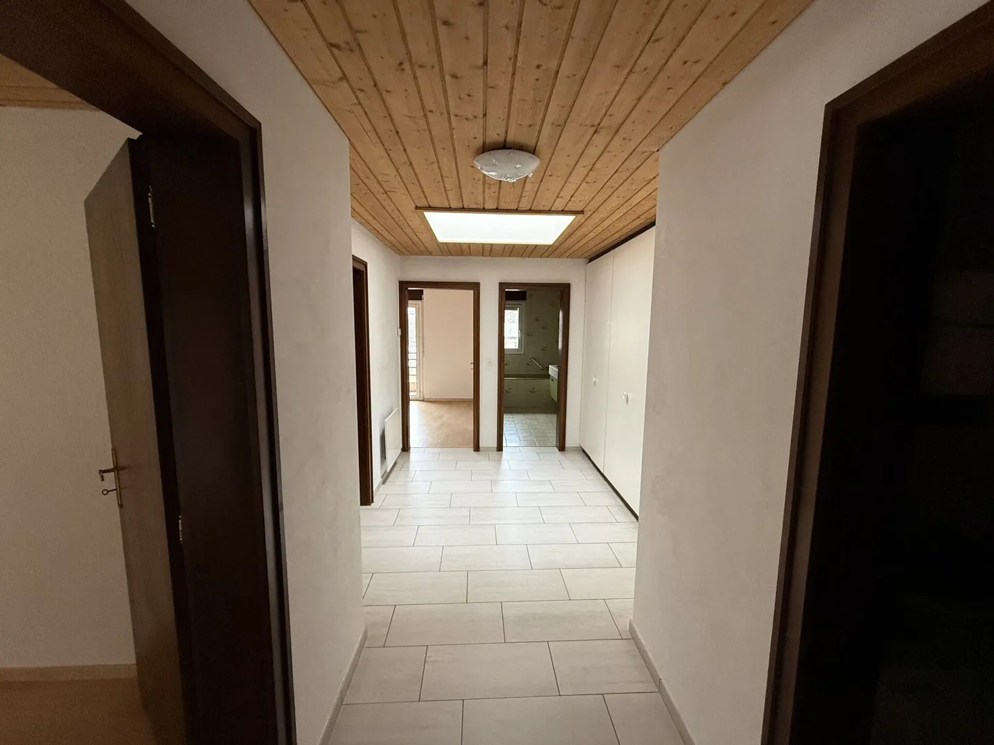 Ampio appartamento duplex in attico su due piani - Foto 9 di 26