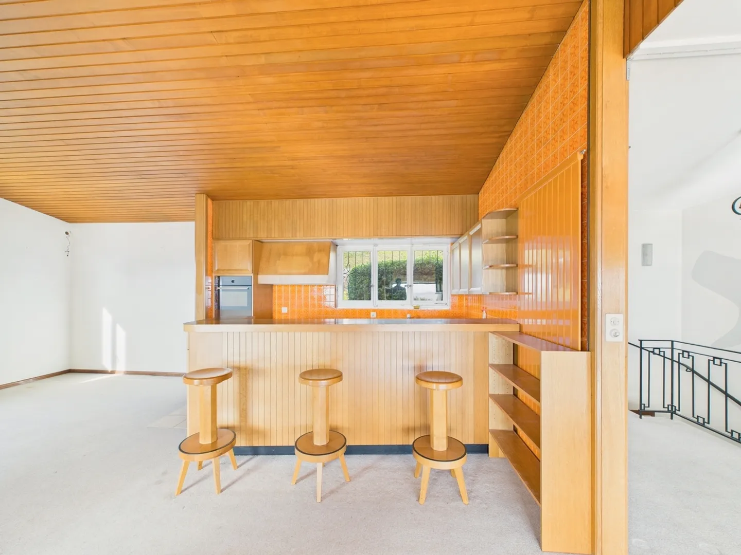 Villa with indoor pool and stunning lake view in Bevaix - Photo 5 of 13