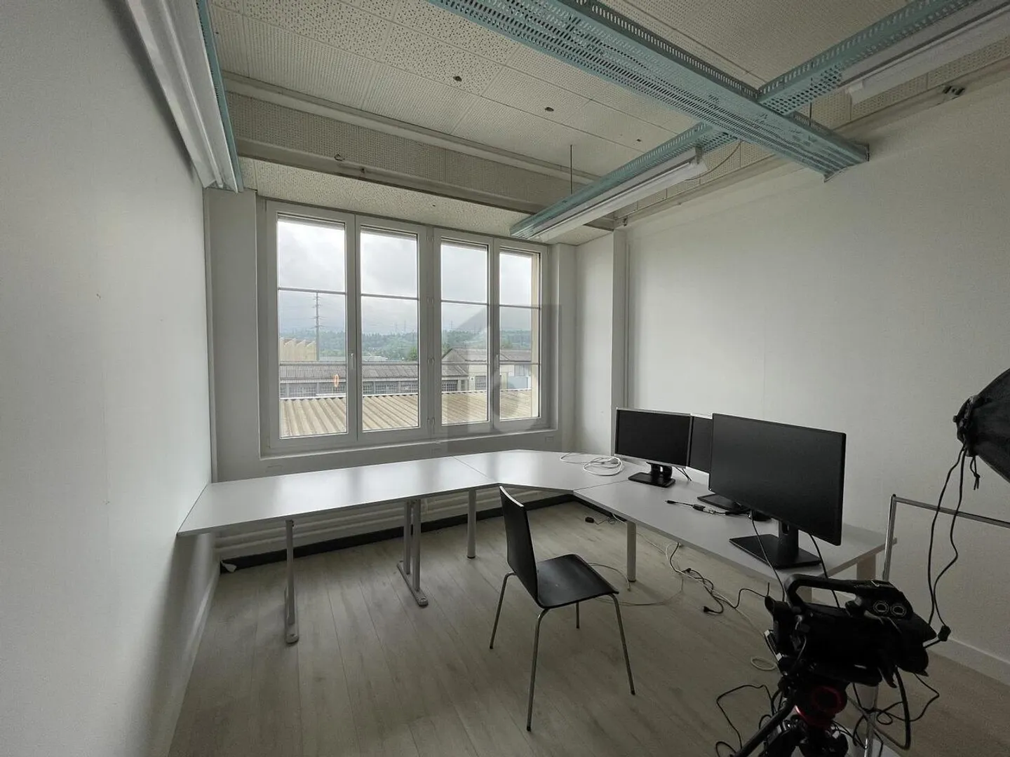 Bureau à louer - Photo 1 sur 6