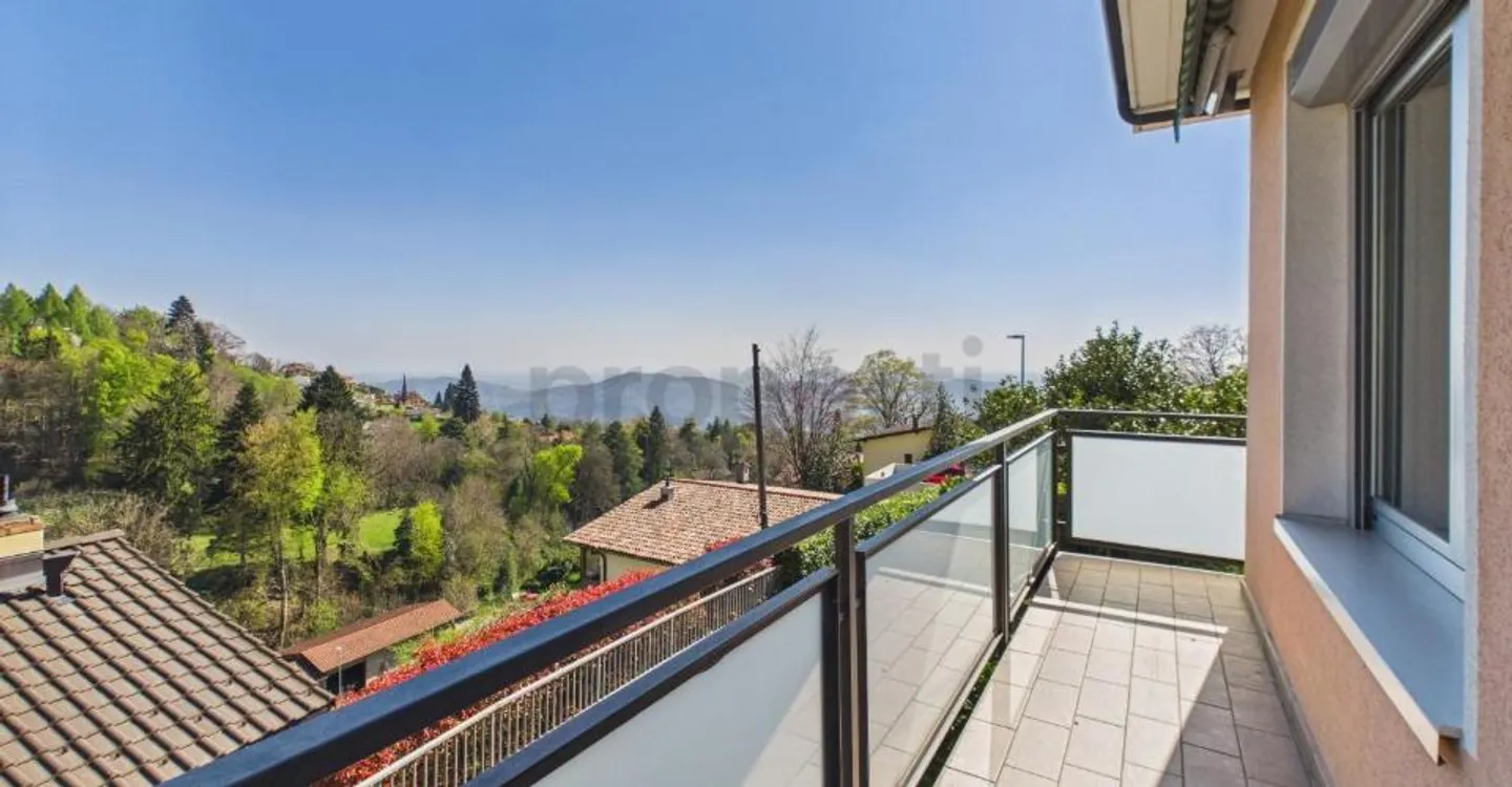 Elegant 6.5-room detached house with large garden and parking space, Breggia - Photo 6 of 12