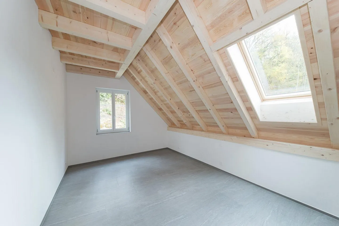Unico appartamento duplex attico di 4 stanze in affitto - Foto 9 di 10