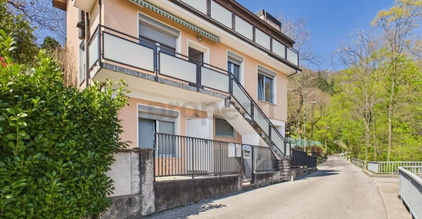 Elegant 6.5-room detached house with large garden and parking space, Breggia - Photo 11 of 12