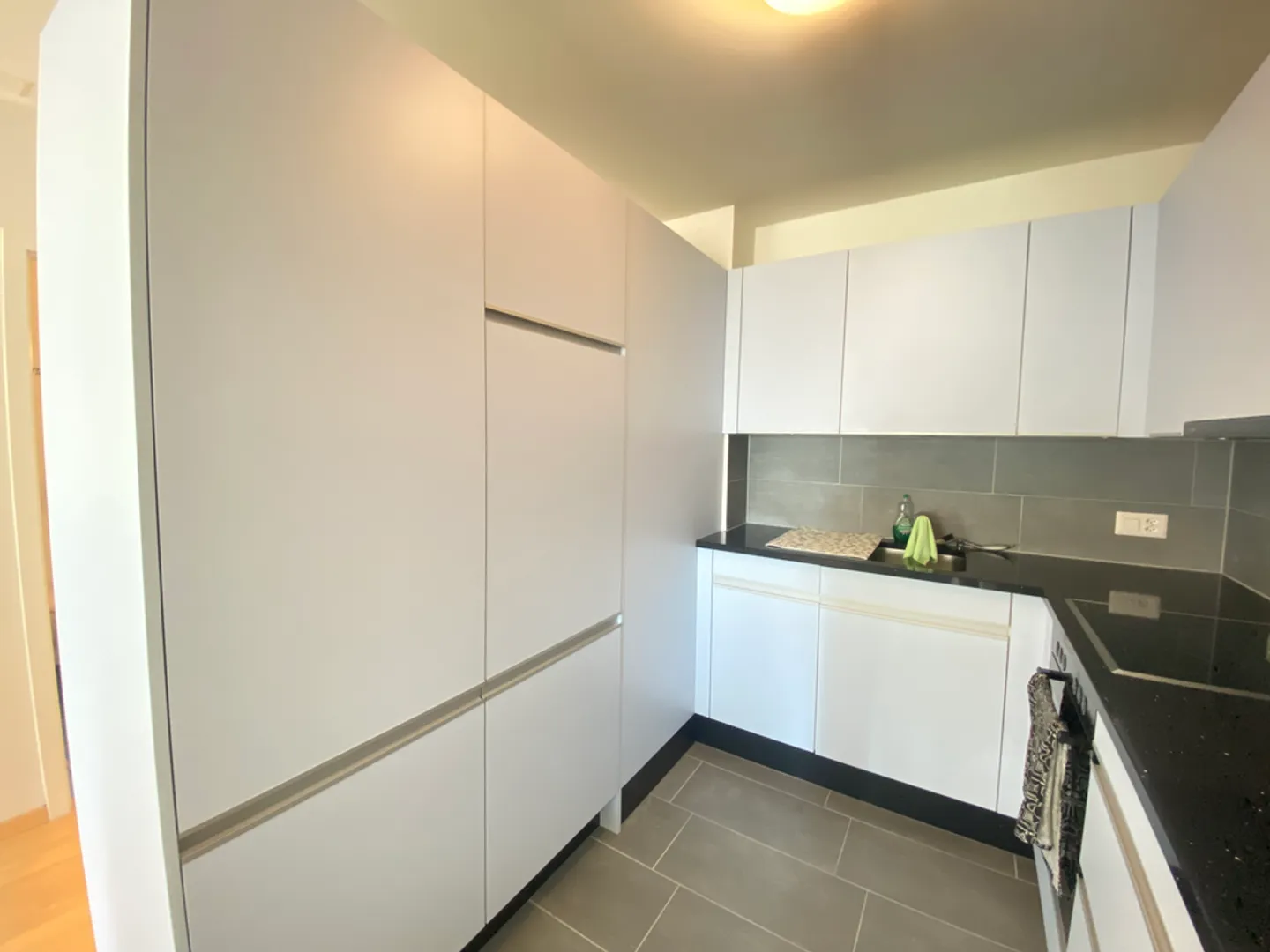 One-room apartment in the center of Morges - Photo 6 of 8