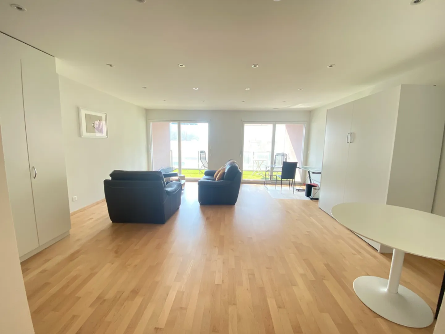 One-room apartment in the center of Morges - Photo 2 of 8