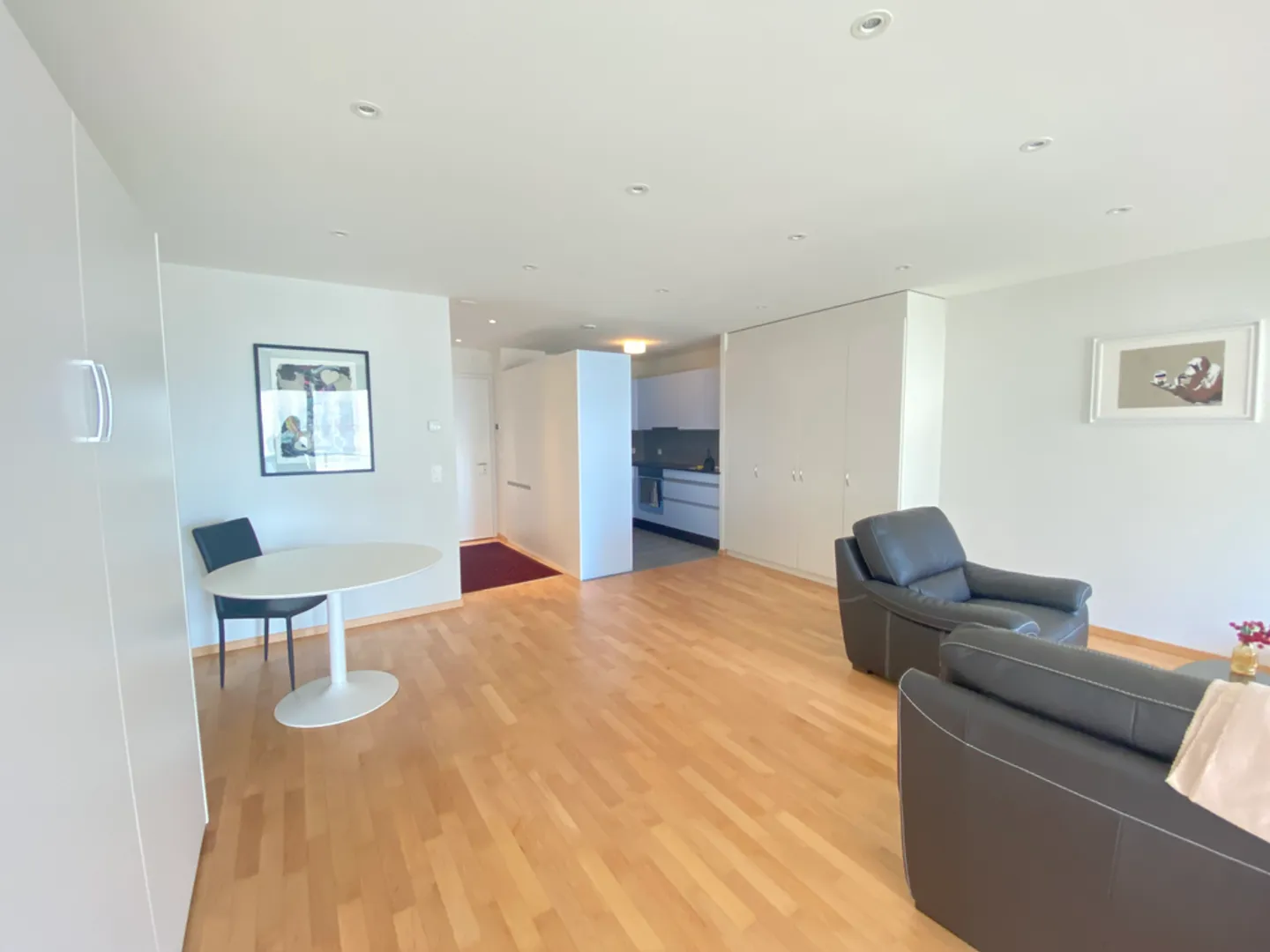 One-room apartment in the center of Morges - Photo 5 of 8