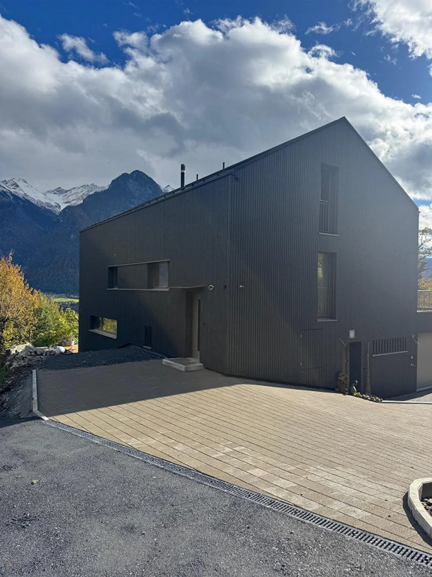 3 Zimmer Neubauwohnung mit hohem Ausbaustandard im Grünen - Foto 2 di 14