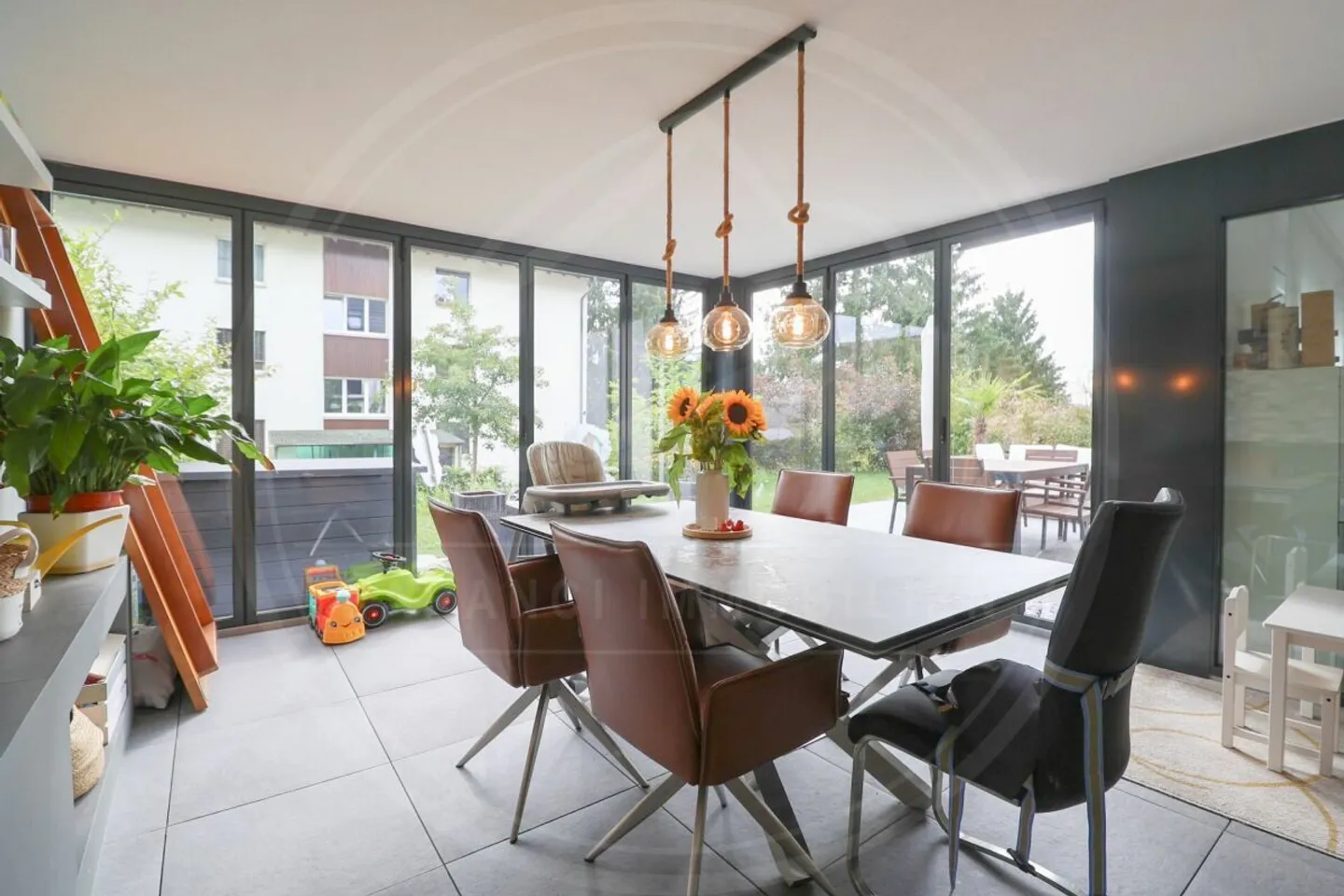 Appartement de jardin exclusif de 4½ pièces avec jardin d'hiver - Vivre dans le vert près de Zurich et Zug - Photo 7 sur 17