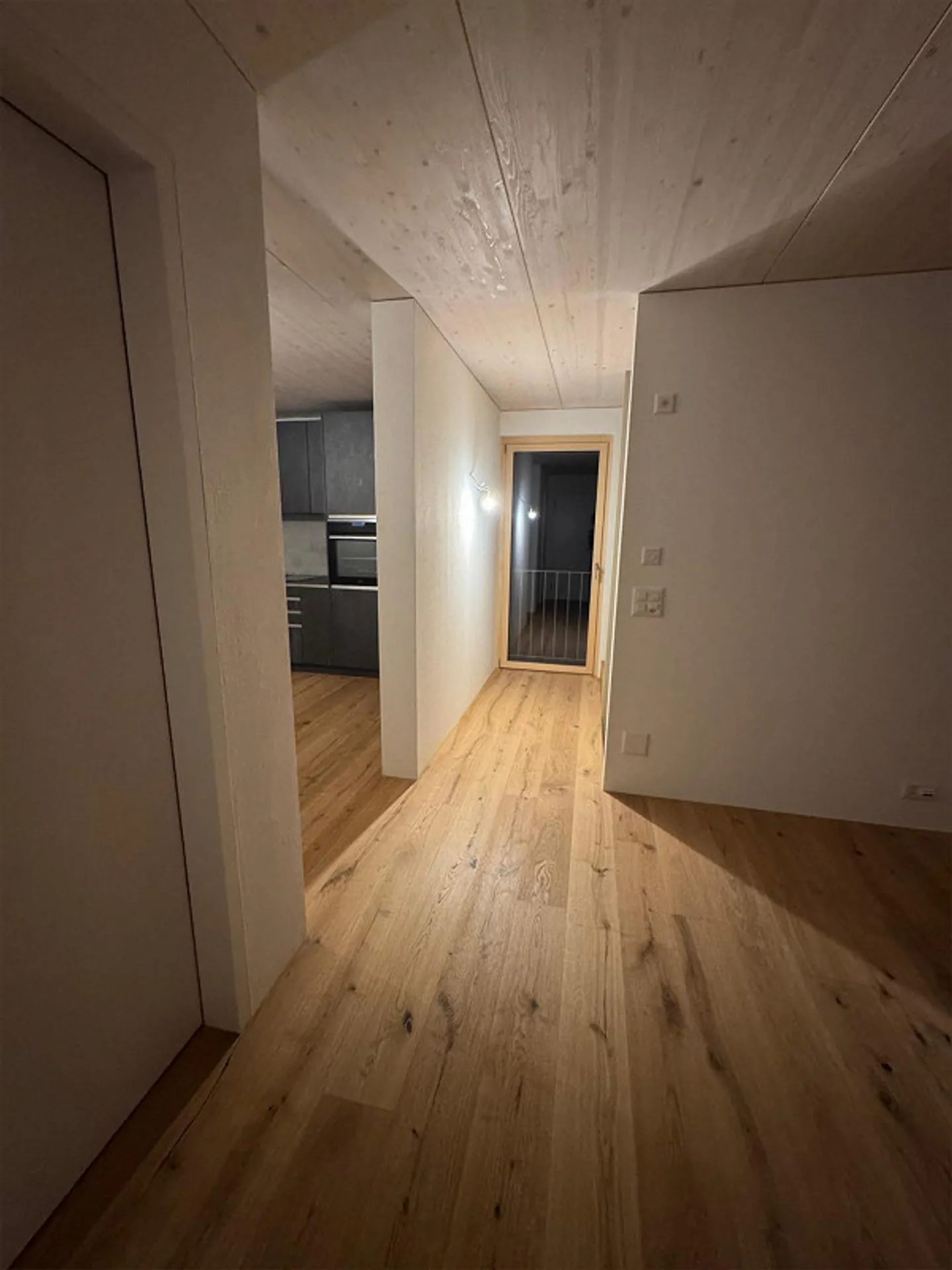 3 Zimmer Neubauwohnung mit hohem Ausbaustandard im Grünen - Foto 5 di 14