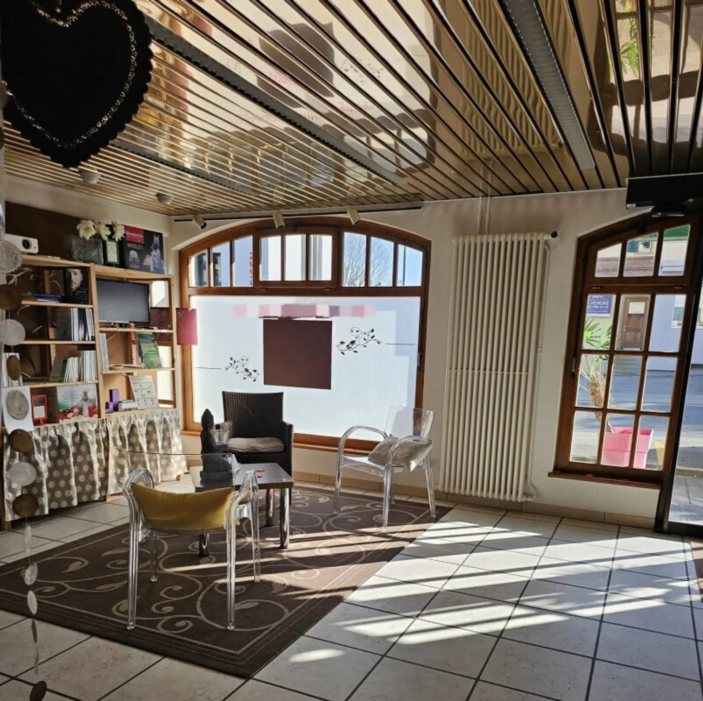 Apples Local commercial à louer (reprise de bail) - Photo 1 of 2