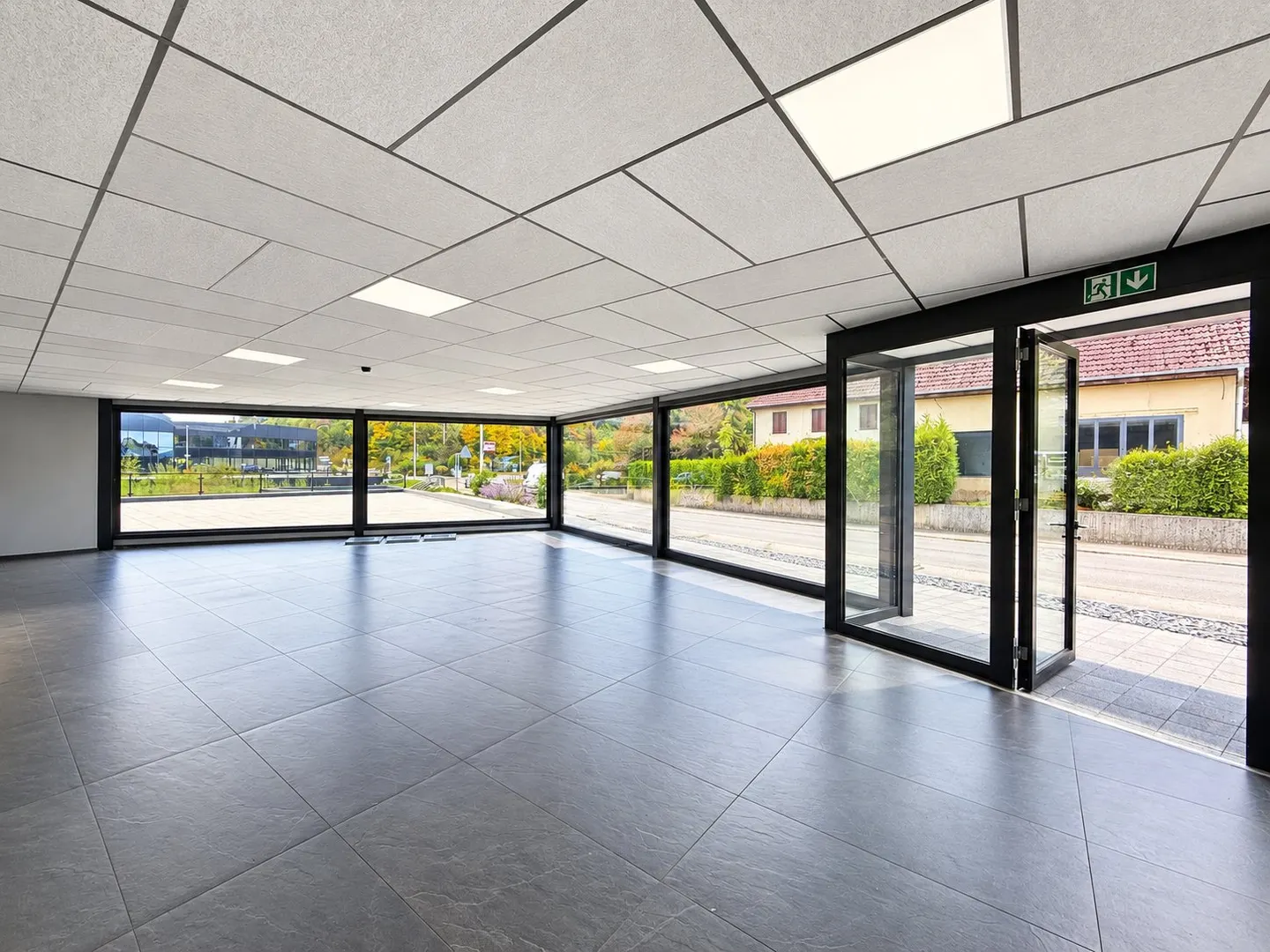 Spacious Commercial Space - Photo 3 of 22