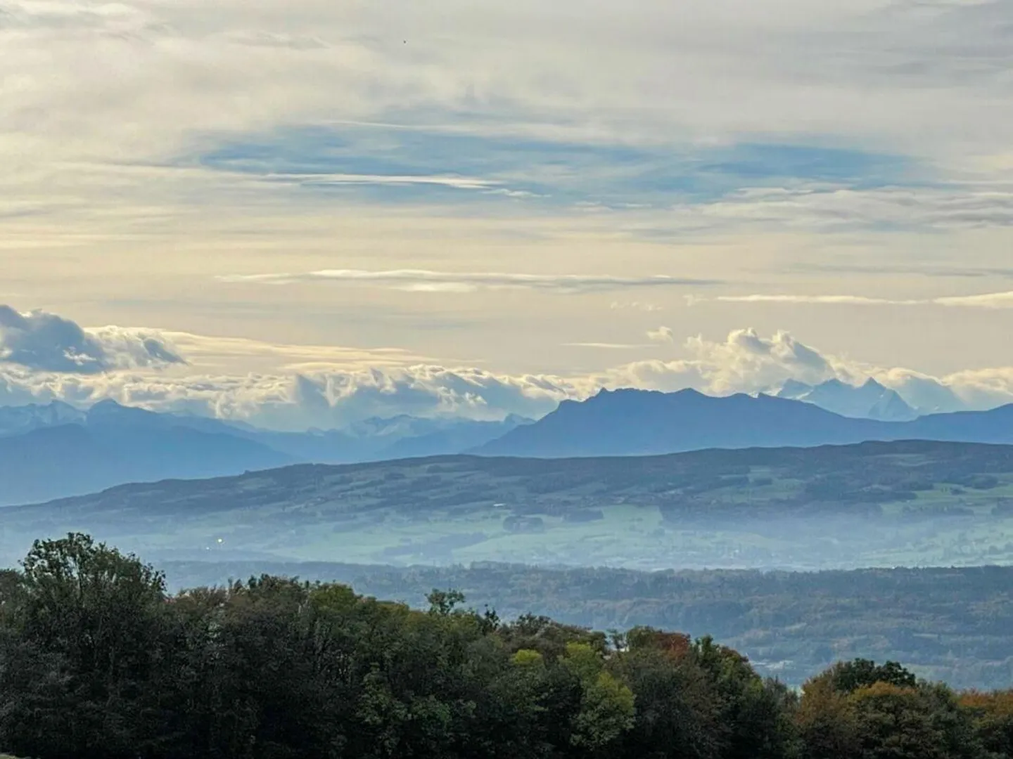 Spacious 5.5 Room Semi-Detached Family House with a View - Photo 4 of 13