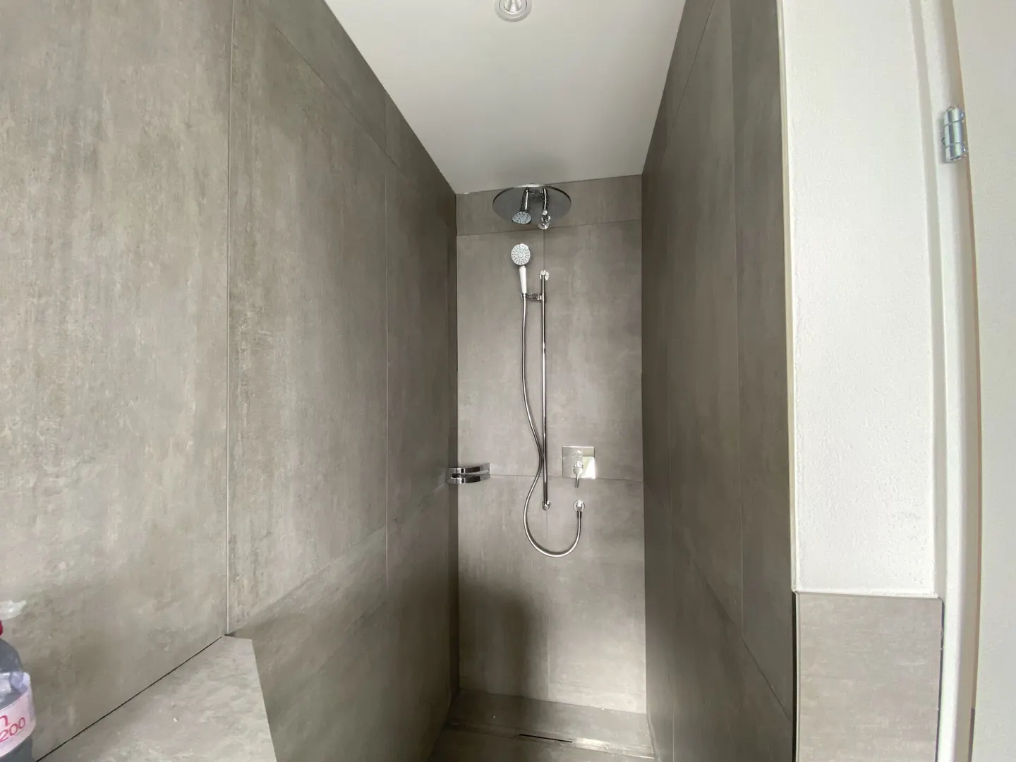 Maison double familiale de 6 1/2 pièces avec surface de terrain utilisable - Photo 8 sur 16