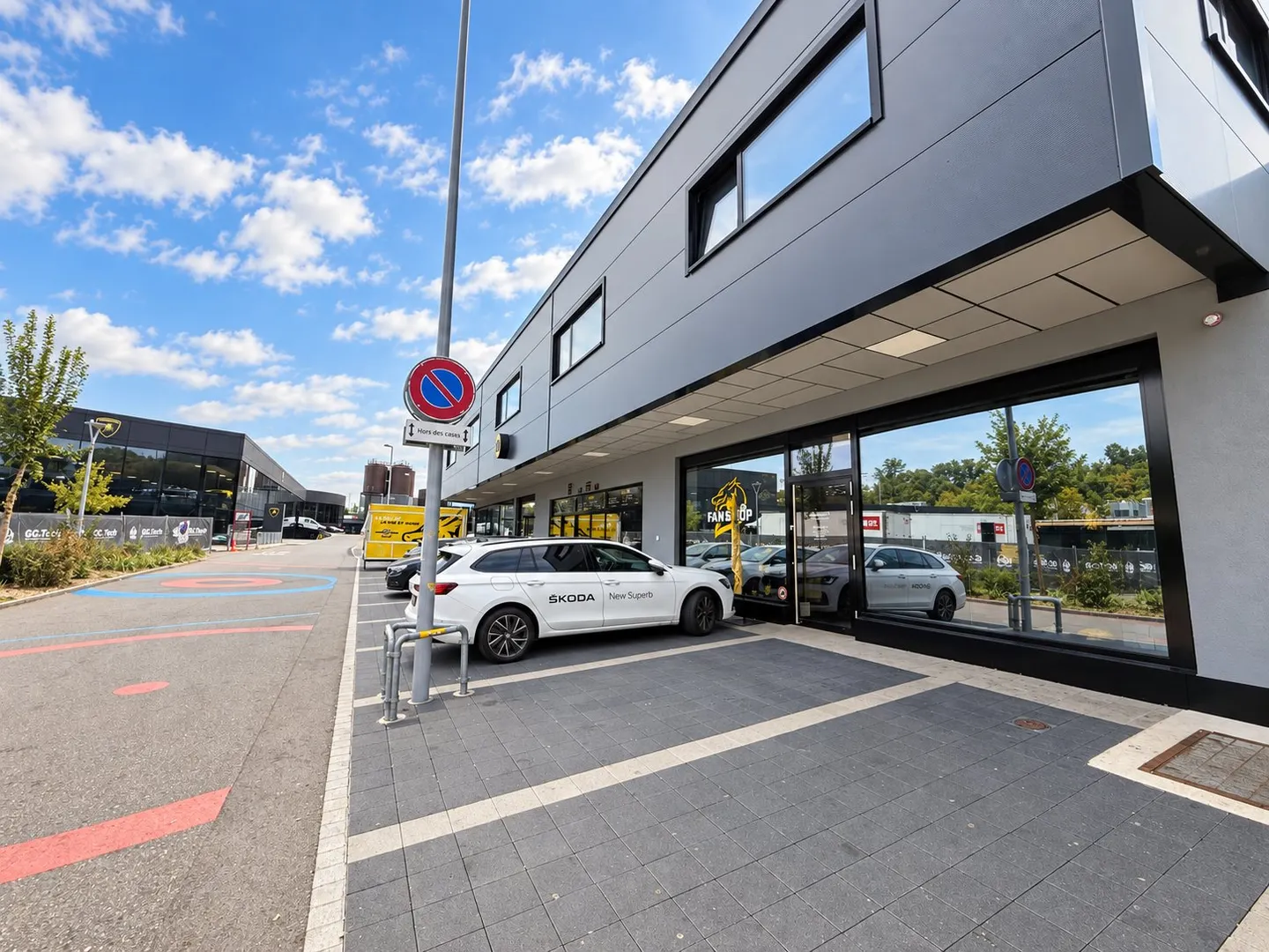 Spacious Commercial Space - Photo 15 of 22