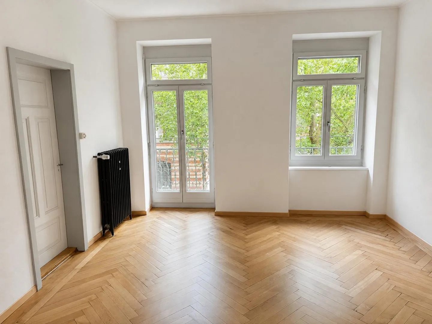 Living with historical character and modern comfort - Photo 6 of 13