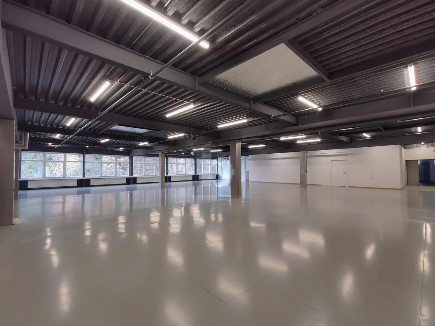MULTIFUNCTIONAL ROOM - OFFICE / STORAGE / PRODUCTION - Photo 2 of 6