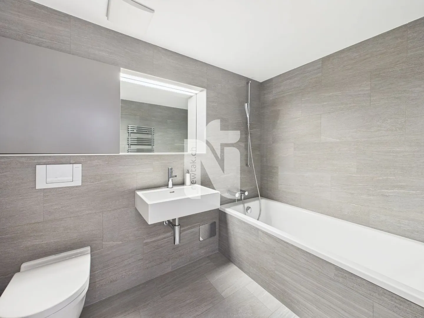 Appartamento 3.5 stanze luminoso e arredato con grande balcone in posizione centrale vicino allo Spalentor - Foto 6 di 12