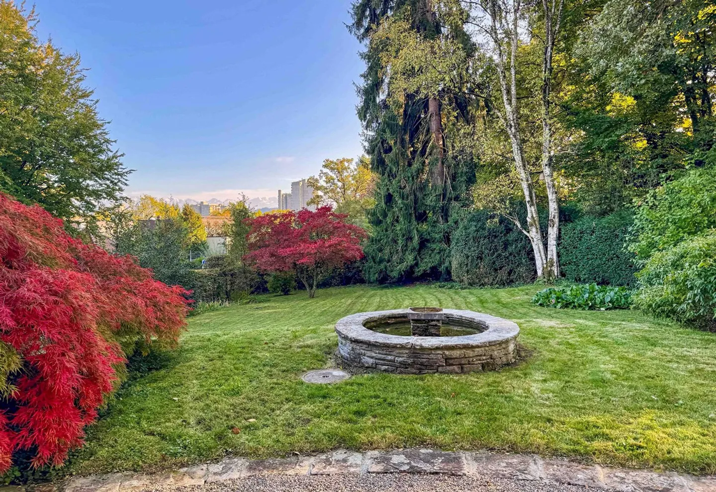 Historical City Villa in Green Surroundings - Photo 3 of 13