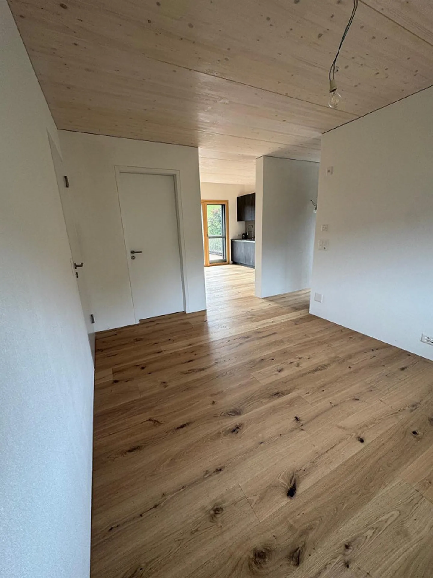3 Zimmer Neubauwohnung mit hohem Ausbaustandard im Grünen - Foto 7 di 14