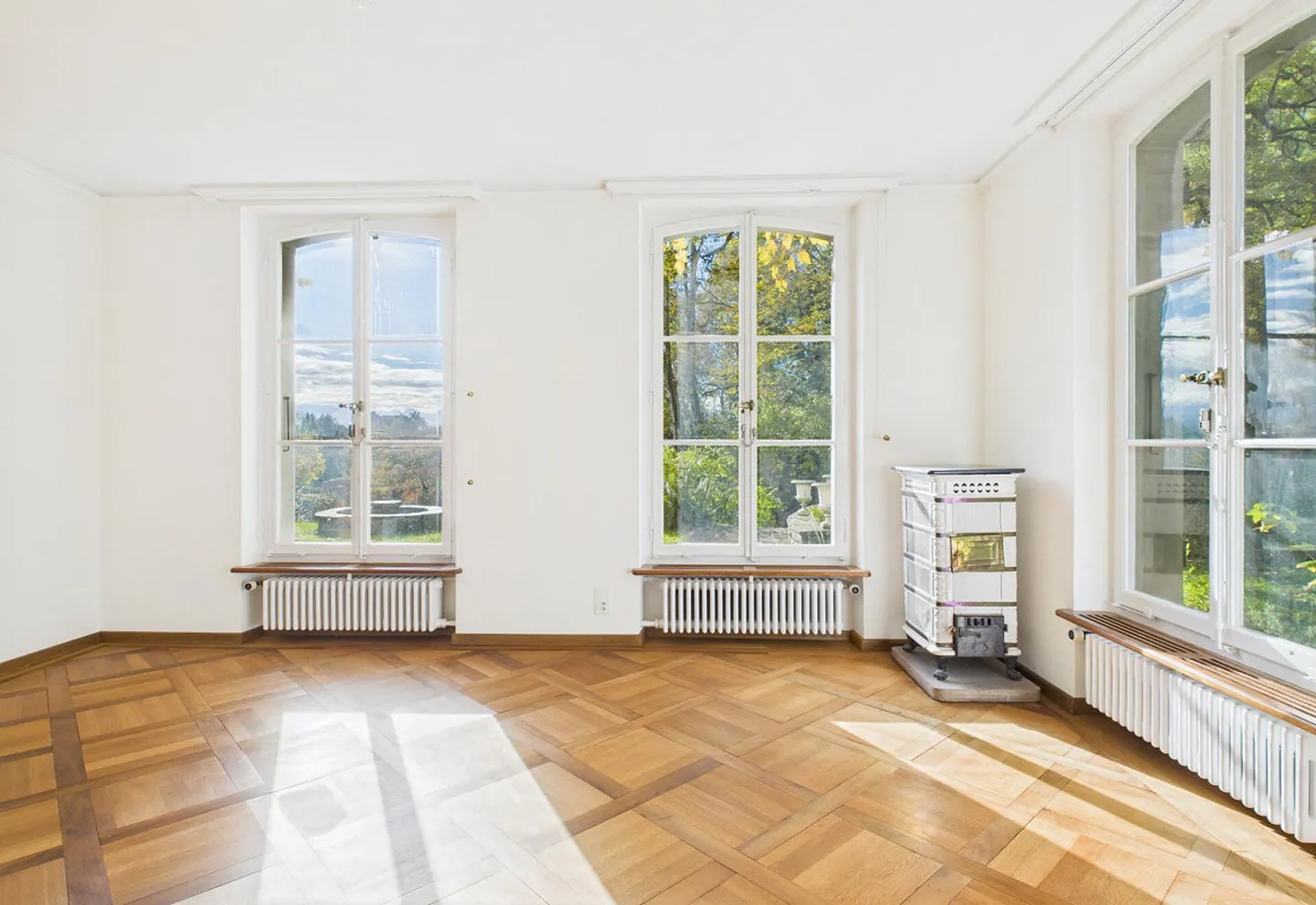 Historical City Villa in Green Surroundings - Photo 7 of 13