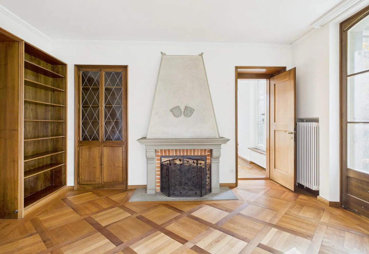 Historical City Villa in Green Surroundings - Photo 8 of 13