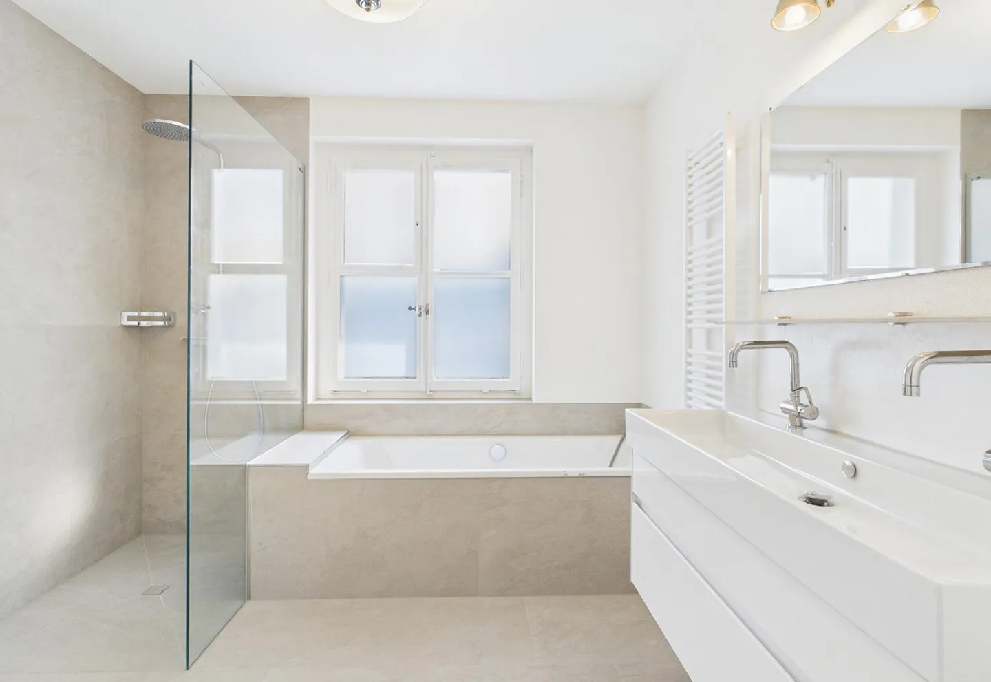 Historical City Villa in Green Surroundings - Photo 13 of 13