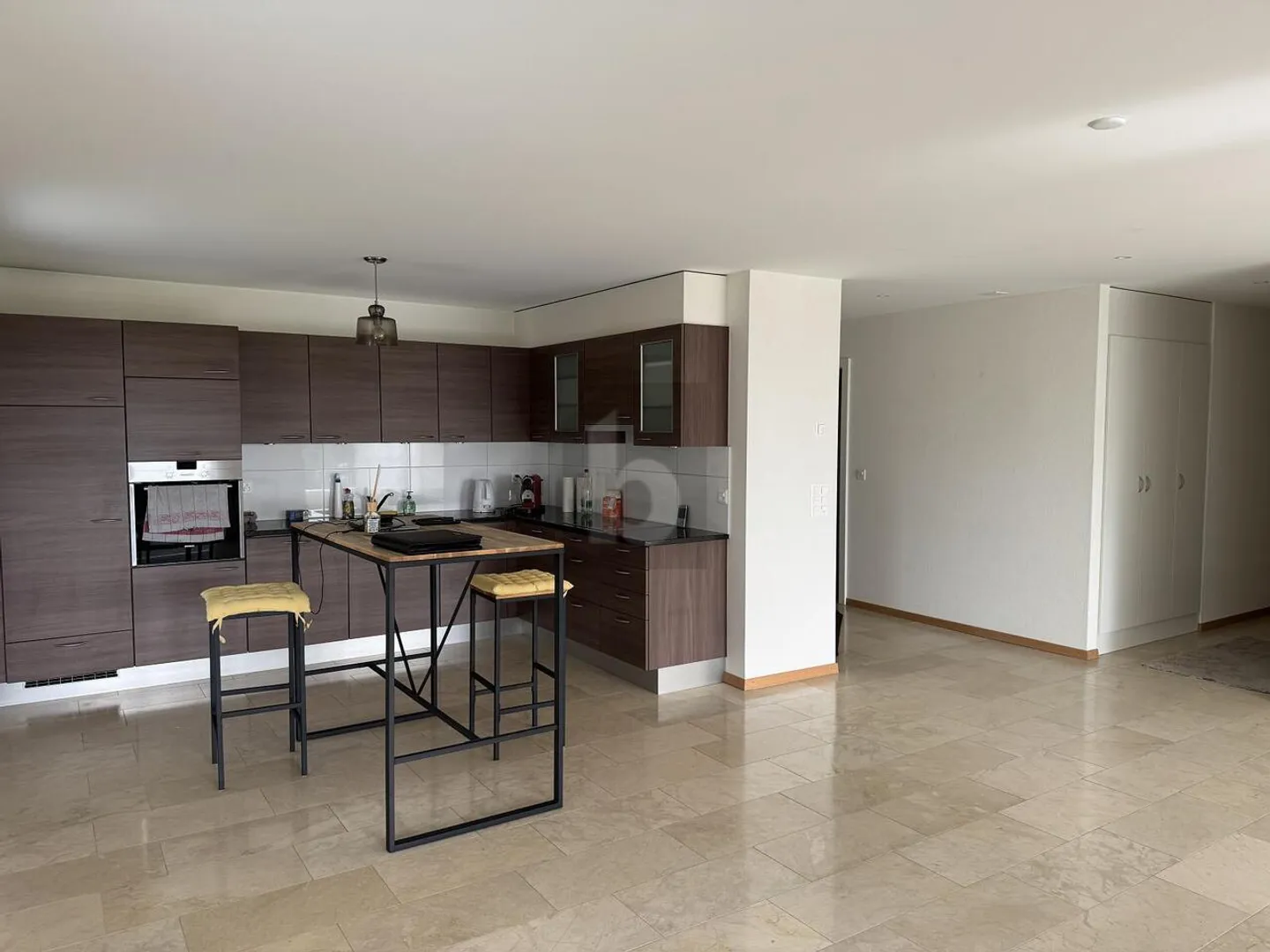 AUSGEZEICHNETER PREIS! MIT BALKON UND UNVERBAUBAREM BLICK - Foto 2 von 5