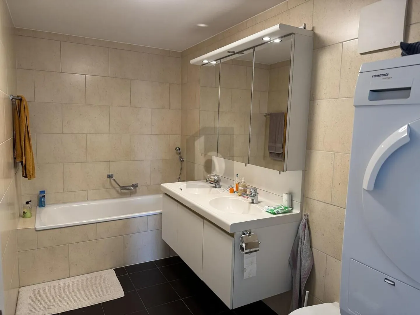 AUSGEZEICHNETER PREIS! MIT BALKON UND UNVERBAUBAREM BLICK - Foto 4 von 5