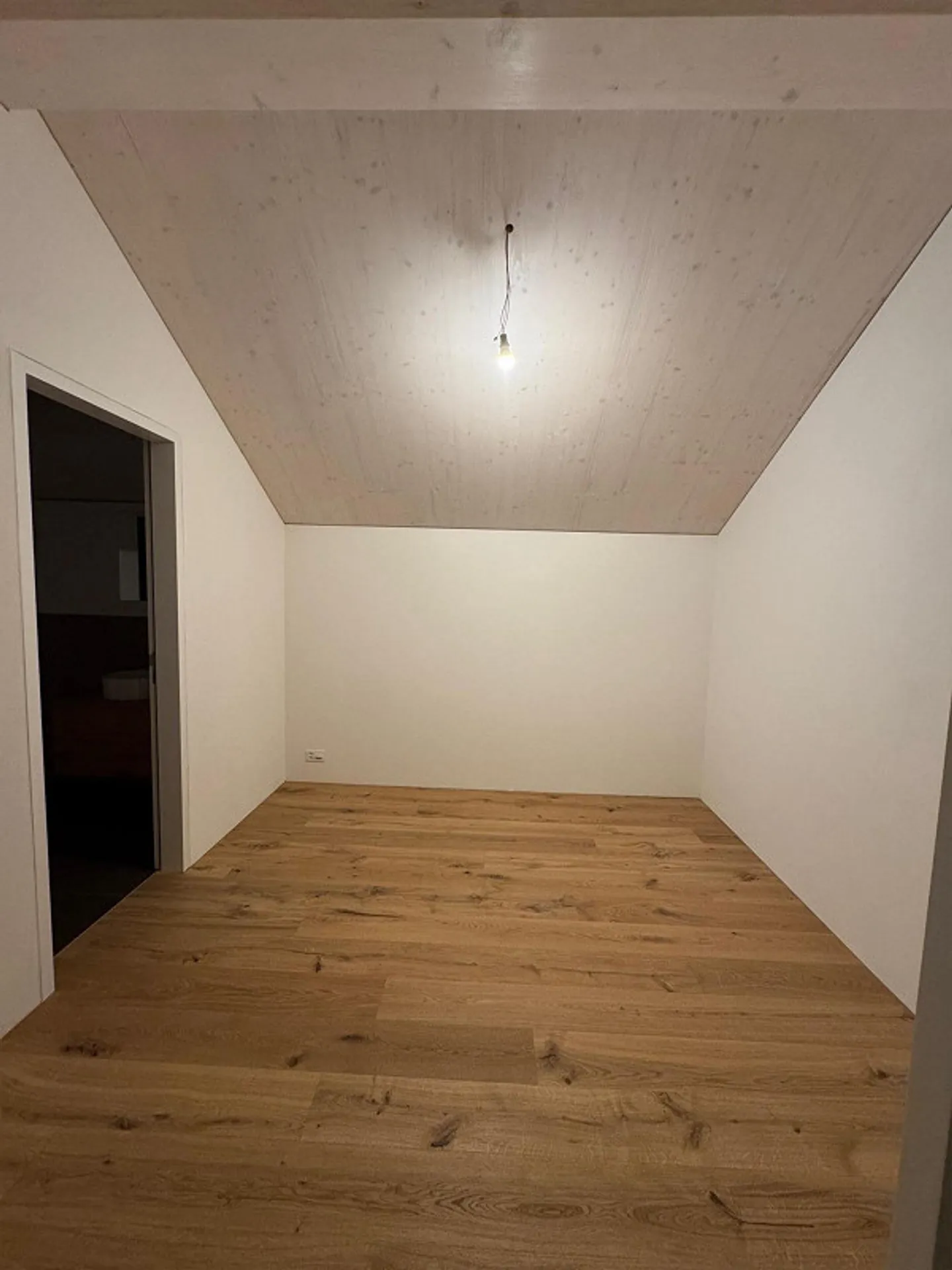 3 Zimmer Neubauwohnung mit hohem Ausbaustandard im Grünen - Foto 9 di 14
