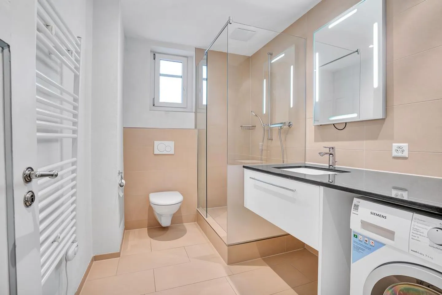 Exclusive Art Nouveau Apartment with Sunny Balcony! - Photo 5 of 9