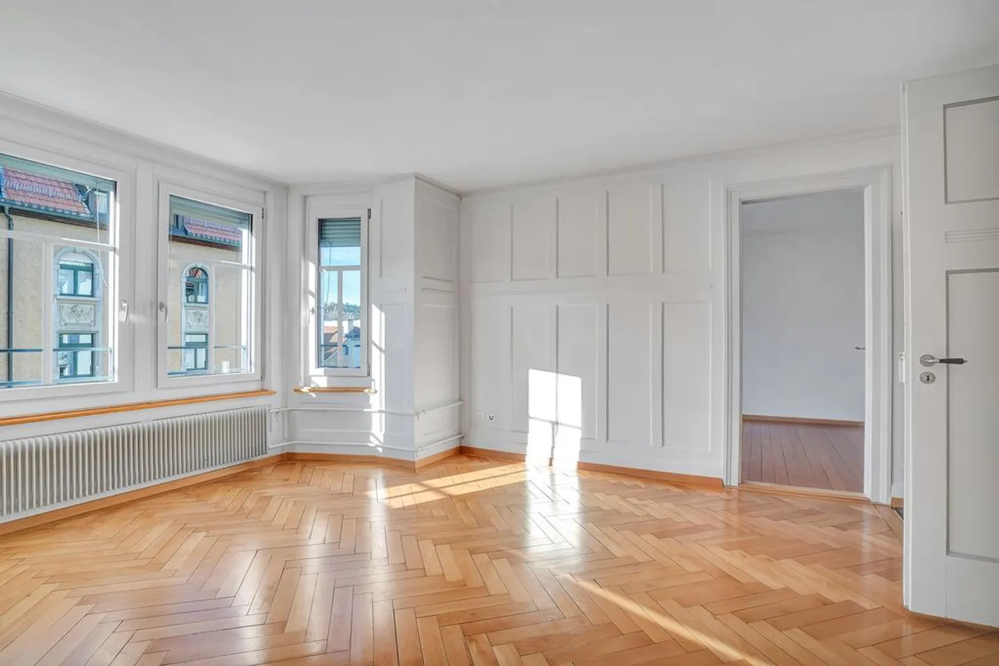 Exclusive Art Nouveau Apartment with Sunny Balcony! - Photo 9 of 9