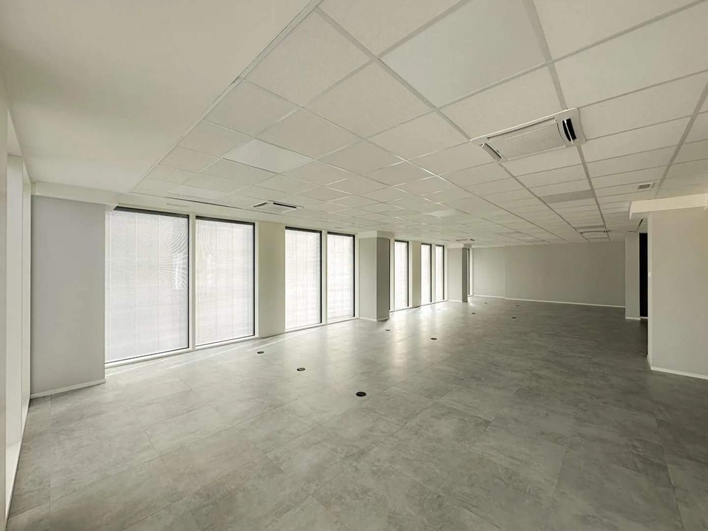 Bureau de 400 m2 à louer à Chiasso - Nouveau centre administratif - Photo 4 sur 8