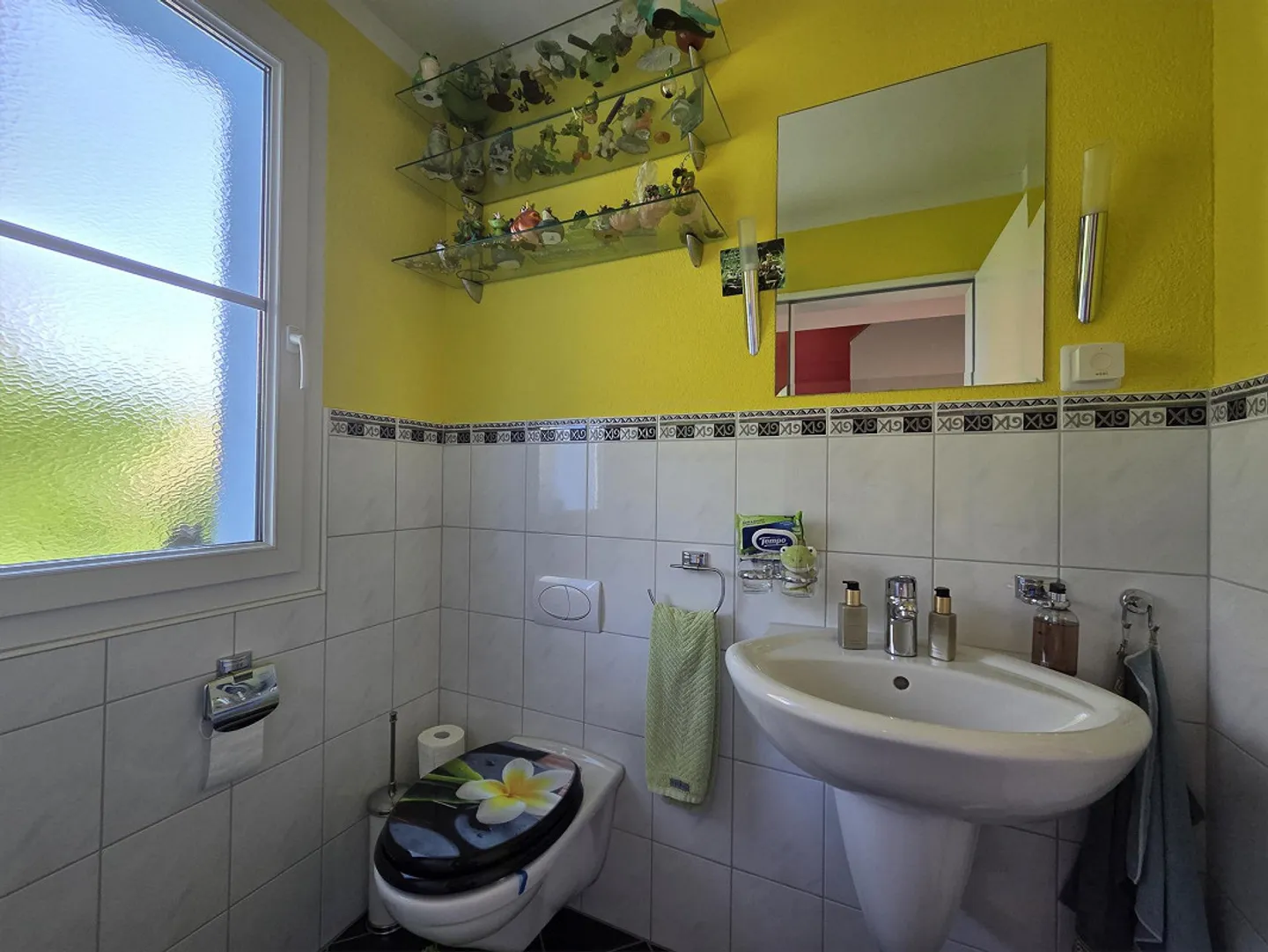 Véranda et terrasse avec beaucoup d'espace pour se détendre et profiter - Photo 12 sur 12