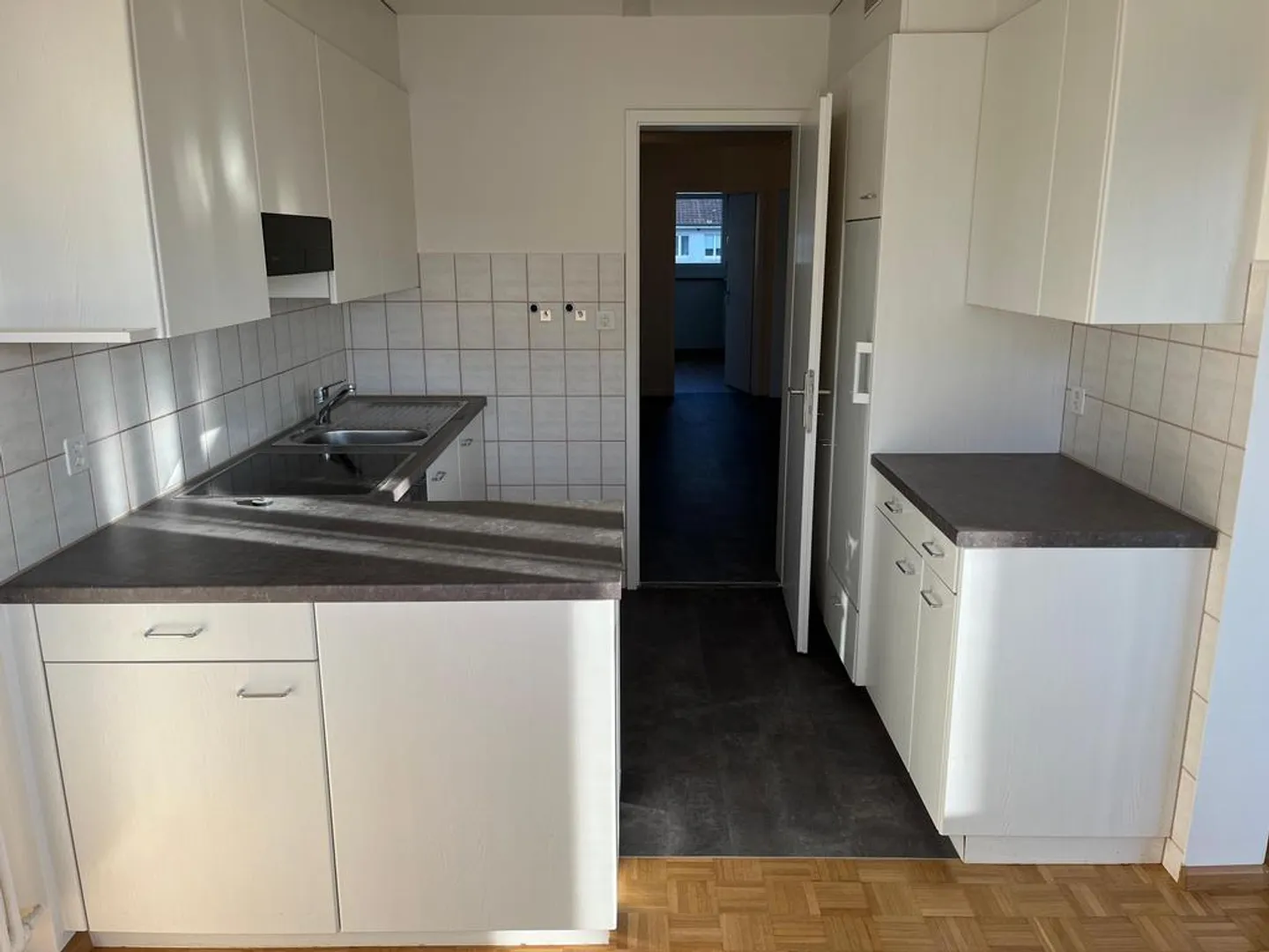 Spacious 3.5-room apartment in Muttenz - Photo 3 of 10