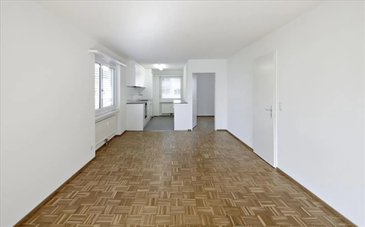 RENT WITHOUT DEPOSIT! Beautiful modern 4.5 room apartment in a quiet location - Photo 2 of 6