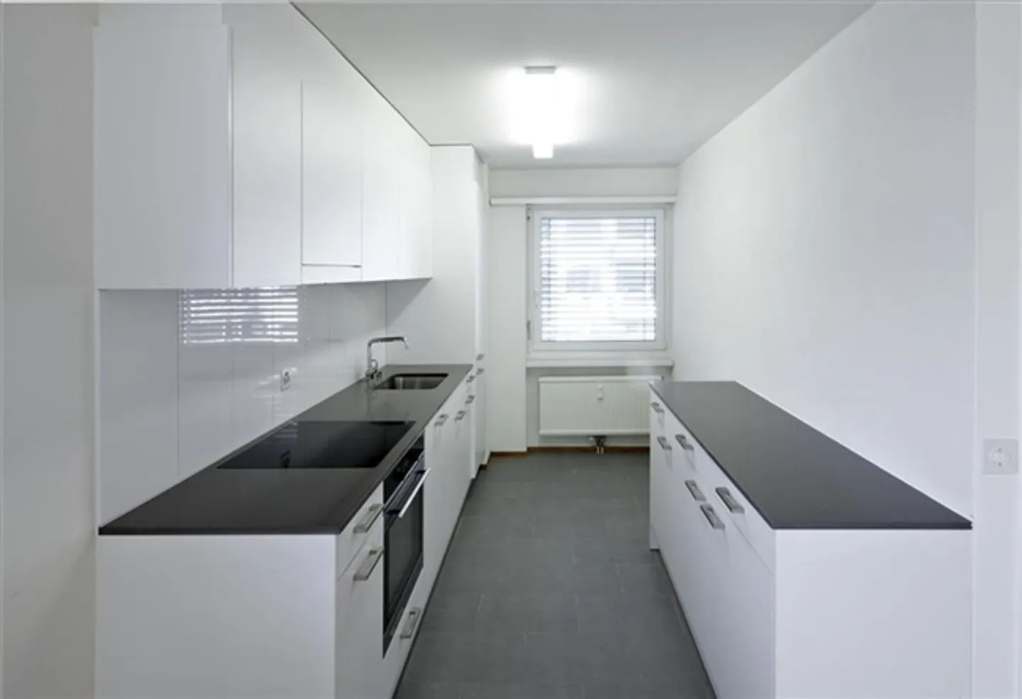 RENT WITHOUT DEPOSIT! Beautiful modern 4.5 room apartment in a quiet location - Photo 3 of 6