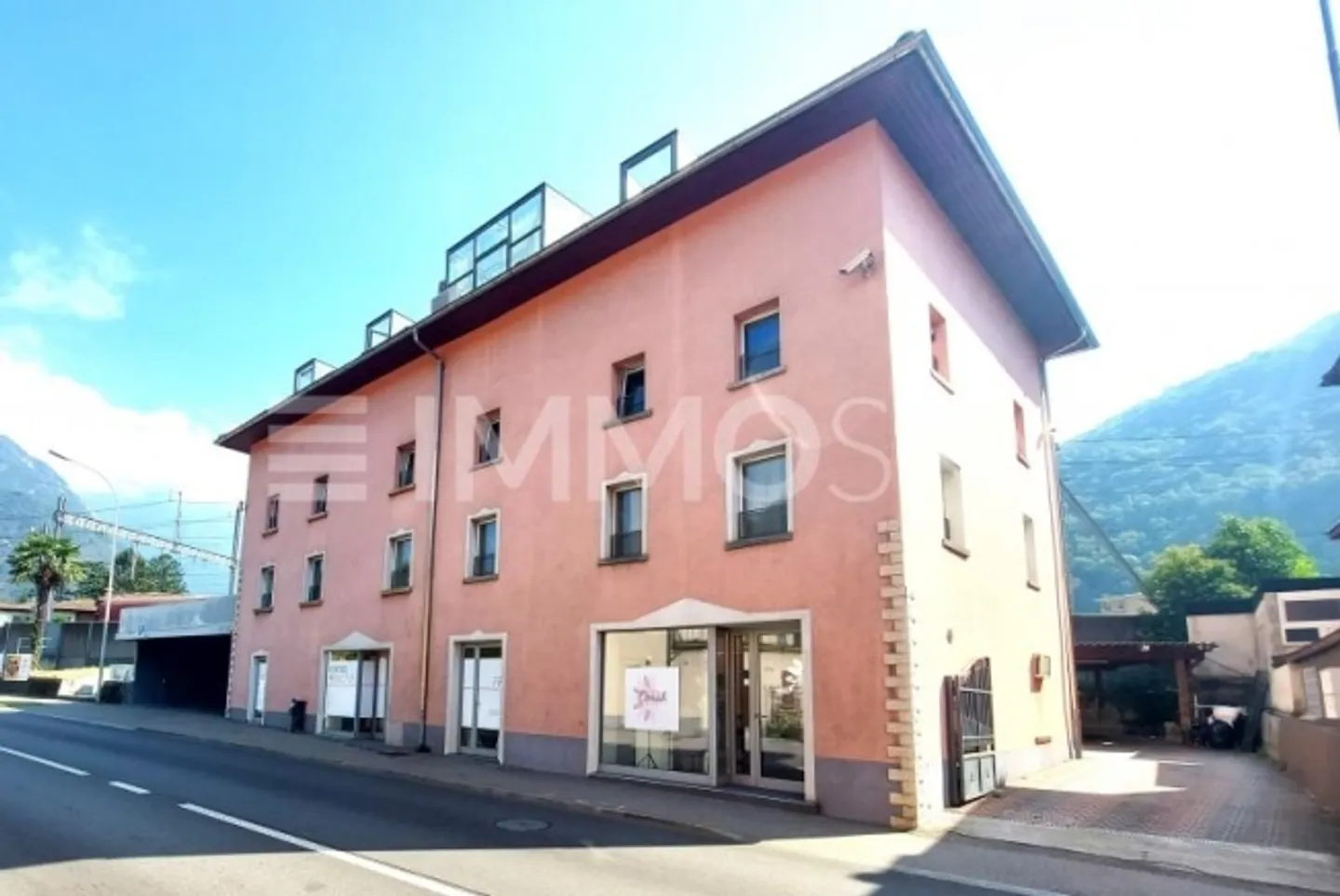 «Ottimo investimento intera palazzina a reddito!» - Foto 2 di 2