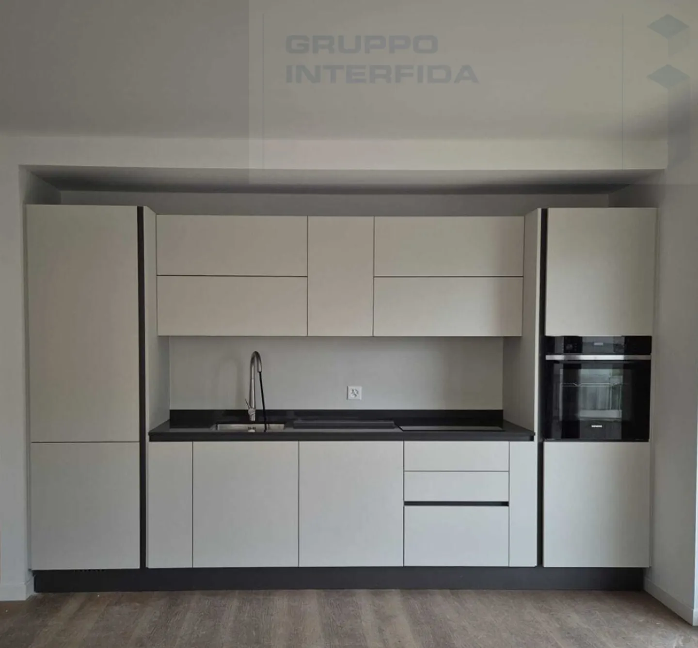 Appartamenti moderni con 3 camere - Foto 1 di 8