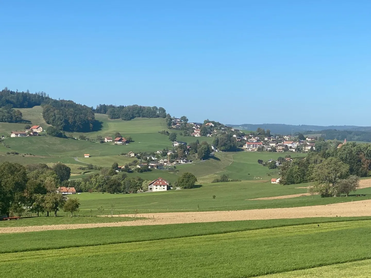 Spacieux logement, en attique, avec grande terrasse - Photo 8 sur 8