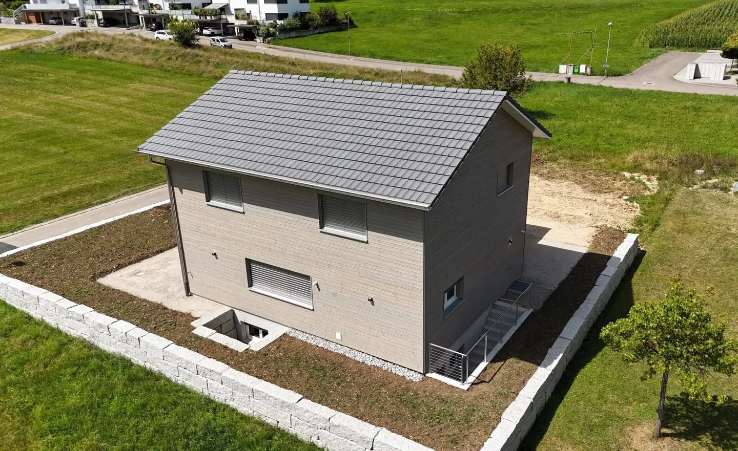 Modern Single-Family Home with High-Quality Finish and Intelligent Loxone Smart Home - Photo 9 of 10