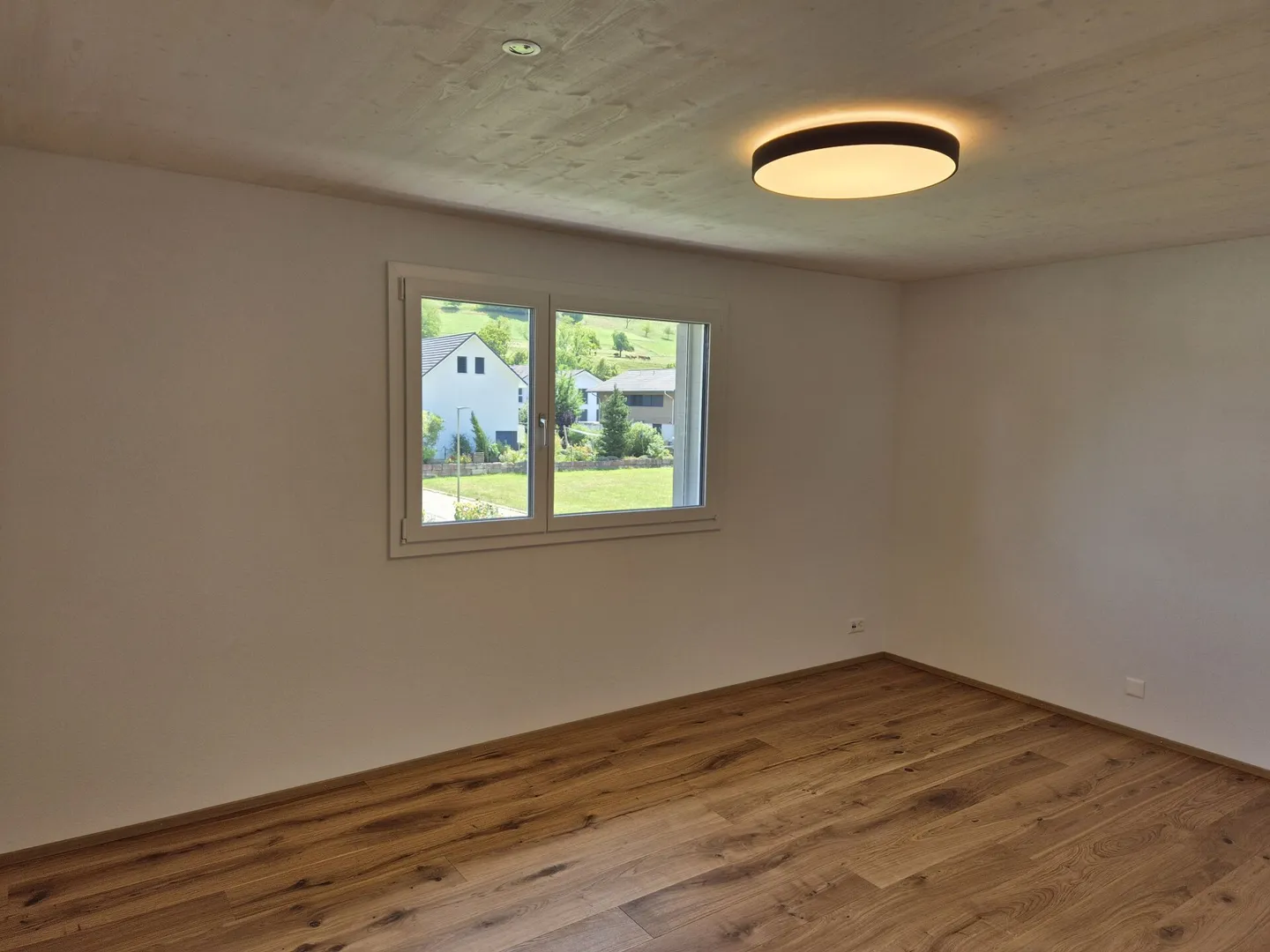 Modern Single-Family Home with High-Quality Finish and Intelligent Loxone Smart Home - Photo 6 of 10