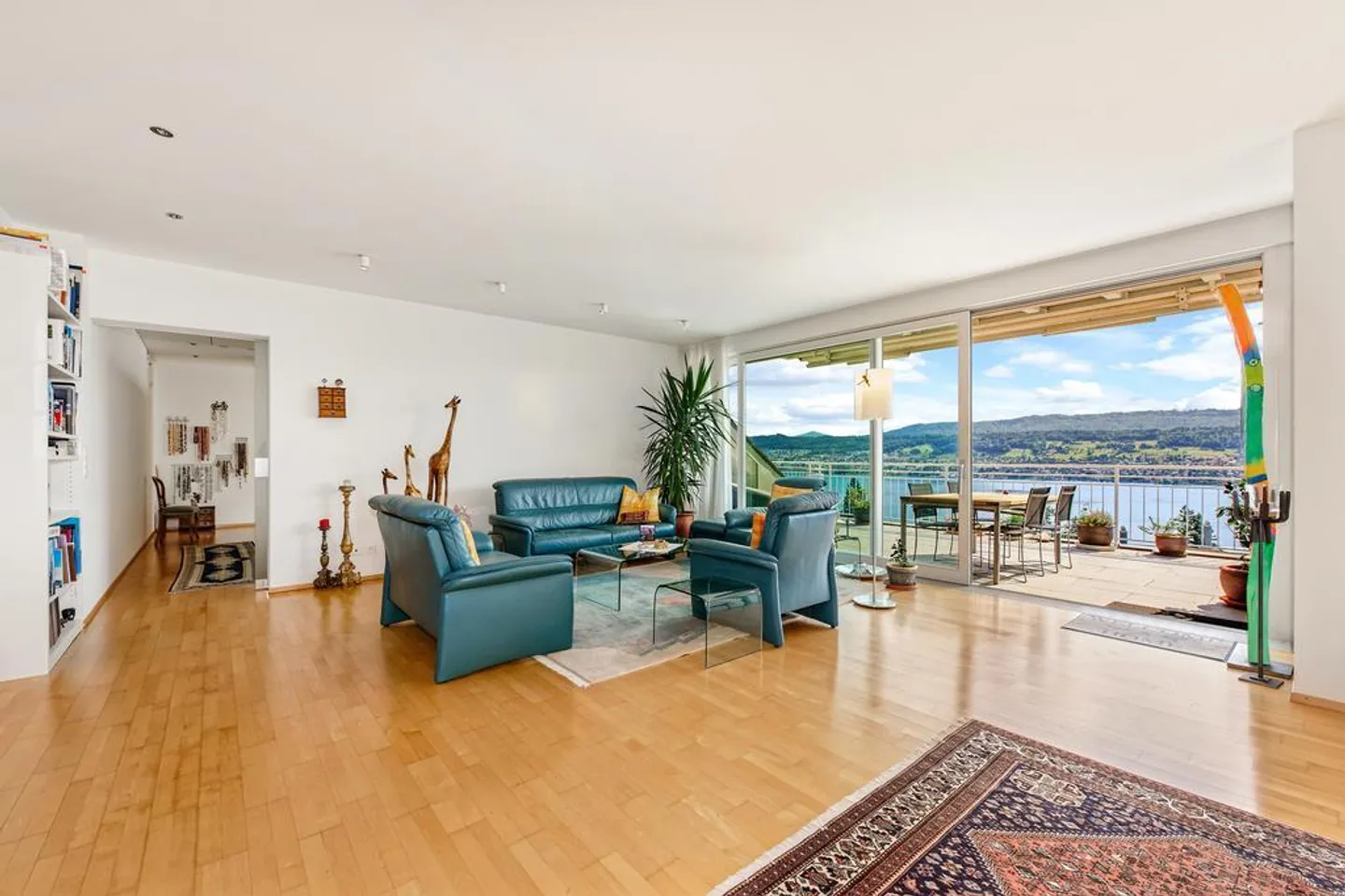 Einzigartige Attikawohnung mit Seesicht, Terrasse und Luxusausstattung - Foto 3 von 9