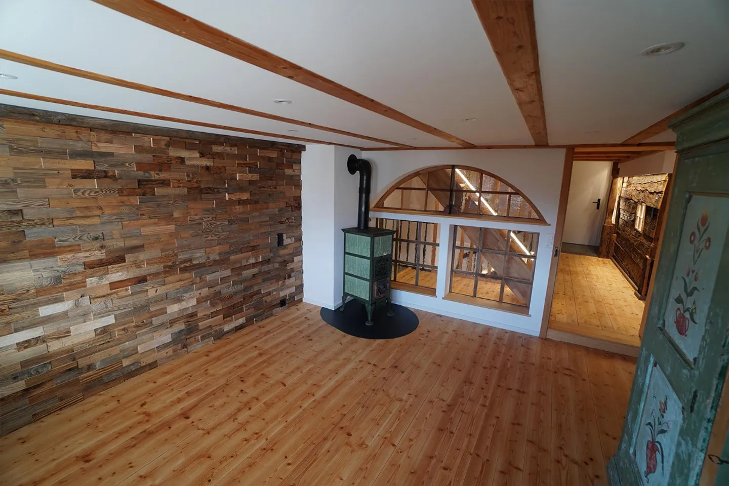 7 1/2-Zimmer Hausteil mit Weinkeller - Foto 16 von 30